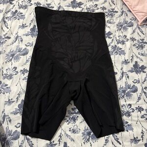 Maidenform Black High-Waisted Shapewear Shorts